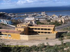 ORAN MAI 2008 2758 au premier plan ecole emerat